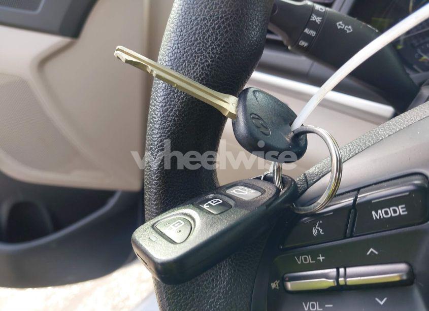 Photo 11 of 2019 Hyundai Elantra SEL (VIN 5NPD84LF3KH421265)