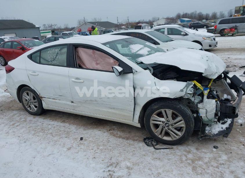 Photo 13 of 2019 Hyundai Elantra SEL (VIN 5NPD84LF3KH426336)