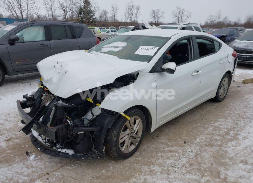 Photo 2 of 2019 Hyundai Elantra SEL (VIN 5NPD84LF3KH426336)