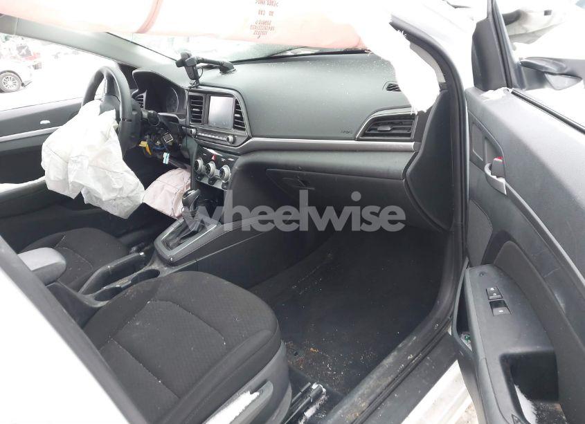 Photo 5 of 2019 Hyundai Elantra SEL (VIN 5NPD84LF3KH426336)