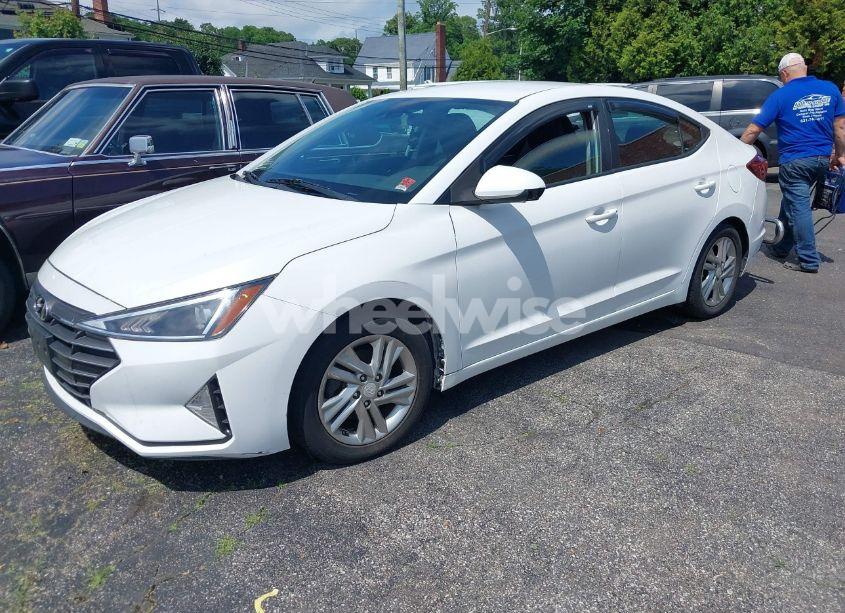Photo 2 of 2019 Hyundai Elantra SEL (VIN 5NPD84LF3KH466335)