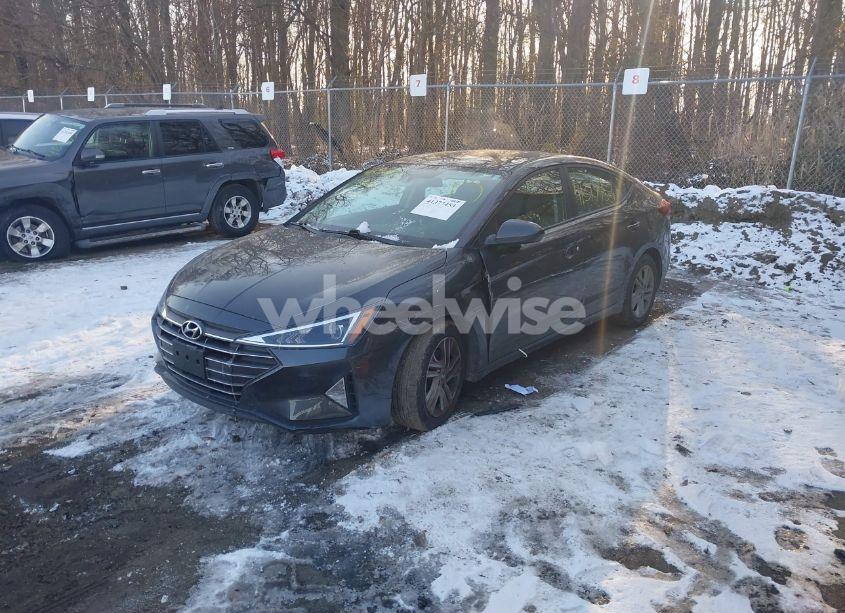 Photo 2 of 2020 Hyundai Elantra SEL (VIN 5NPD84LF3LH627946)