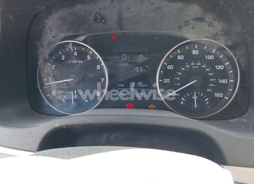 Photo 7 of 2017 Hyundai Elantra SE (VIN 5NPD84LF4HH014712)