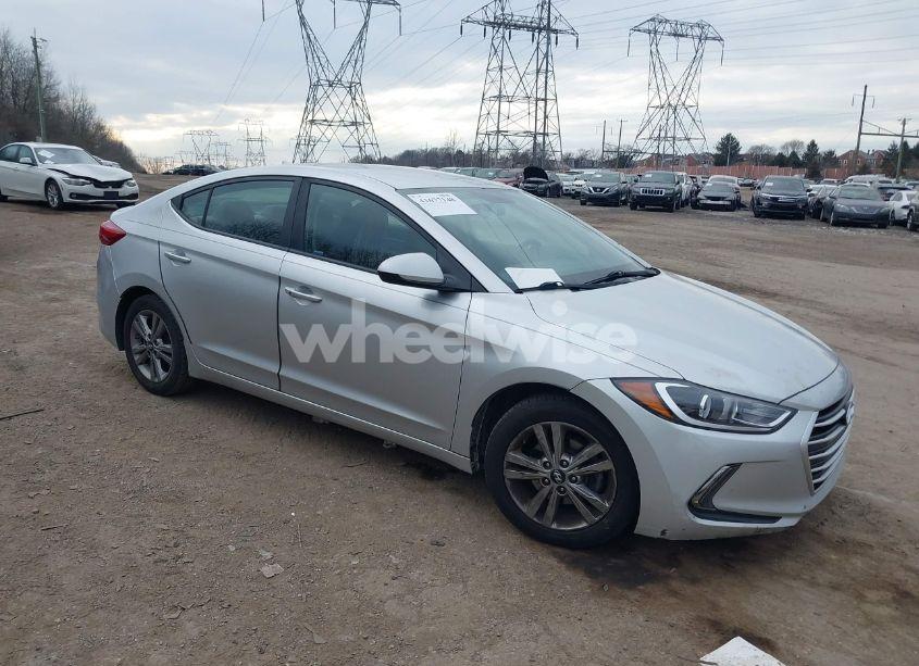 2017 Hyundai Elantra SE (VIN 5NPD84LF4HH028156) main photo