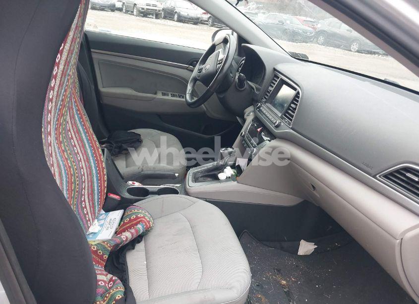 Photo 5 of 2017 Hyundai Elantra SE (VIN 5NPD84LF4HH028156)