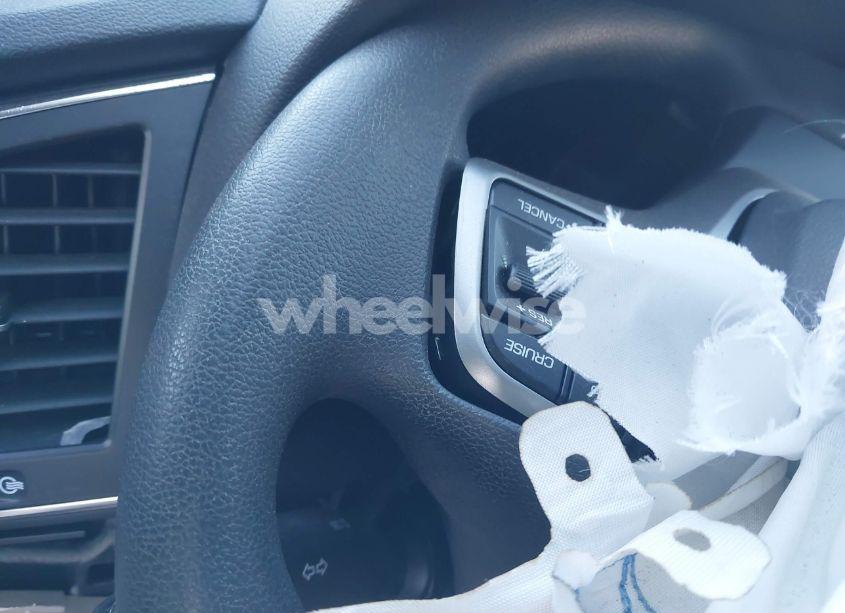 Photo 14 of 2017 Hyundai Elantra SE (VIN 5NPD84LF4HH028271)