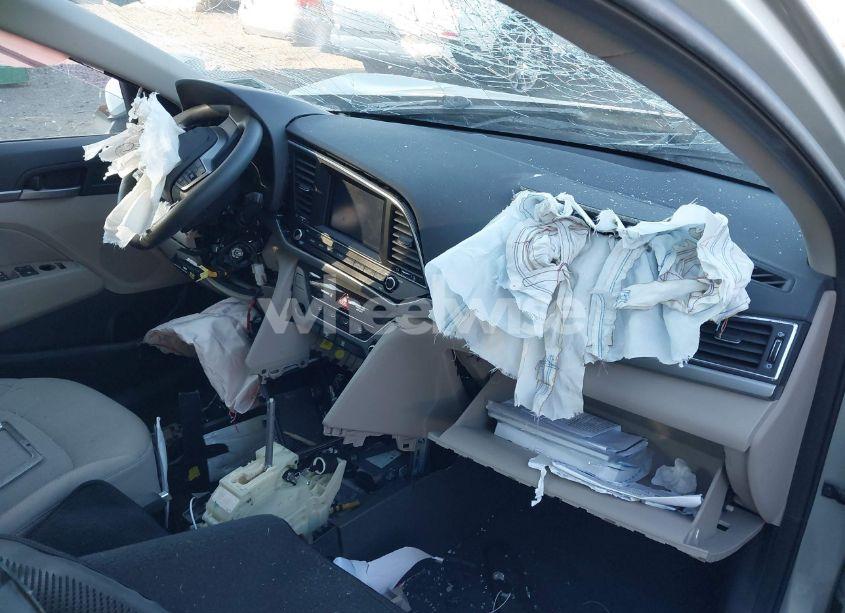 Photo 5 of 2017 Hyundai Elantra SE (VIN 5NPD84LF4HH028271)