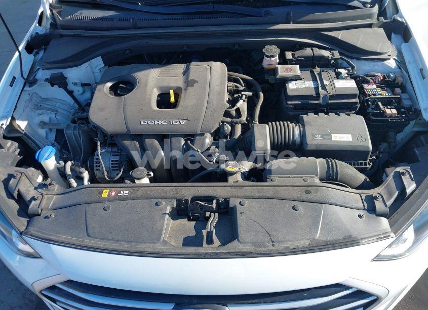 Photo 10 of 2017 Hyundai Elantra SE (VIN 5NPD84LF4HH032885)
