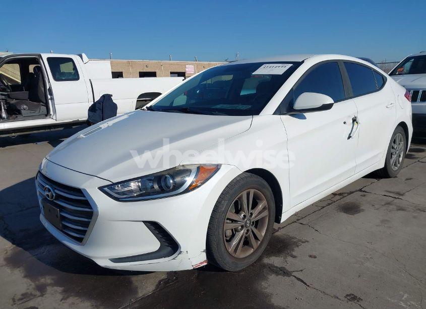 Photo 2 of 2017 Hyundai Elantra SE (VIN 5NPD84LF4HH032885)