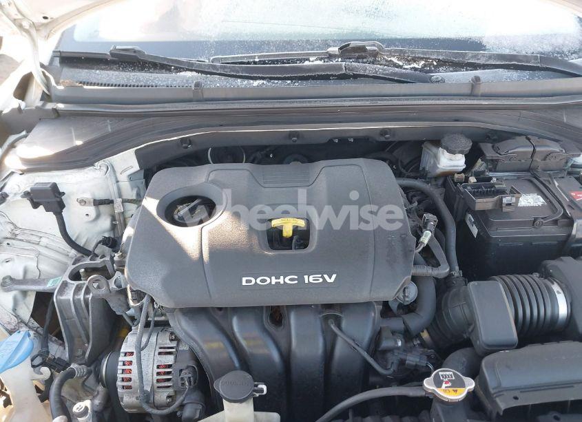 Photo 10 of 2017 Hyundai Elantra SE (VIN 5NPD84LF4HH040047)