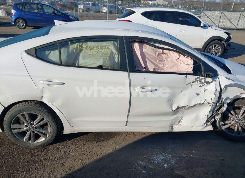 Photo 13 of 2017 Hyundai Elantra SE (VIN 5NPD84LF4HH040047)