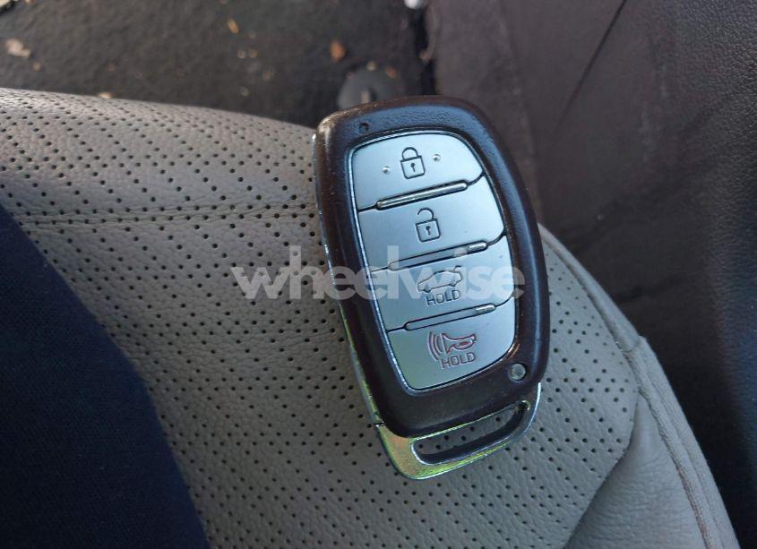 Photo 11 of 2017 Hyundai Elantra LIMITED (VIN 5NPD84LF4HH057219)