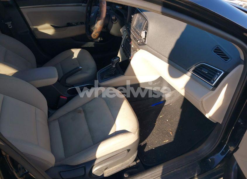 Photo 5 of 2017 Hyundai Elantra SE (VIN 5NPD84LF4HH057429)