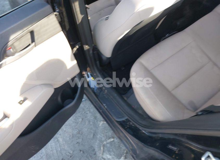 Photo 8 of 2017 Hyundai Elantra SE (VIN 5NPD84LF4HH057429)