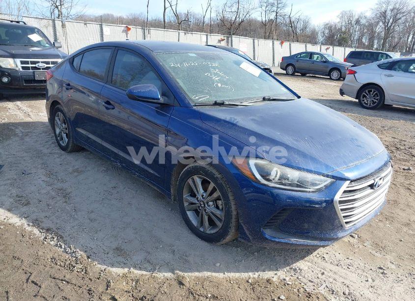 2017 Hyundai Elantra SE (VIN 5NPD84LF4HH083142) main photo