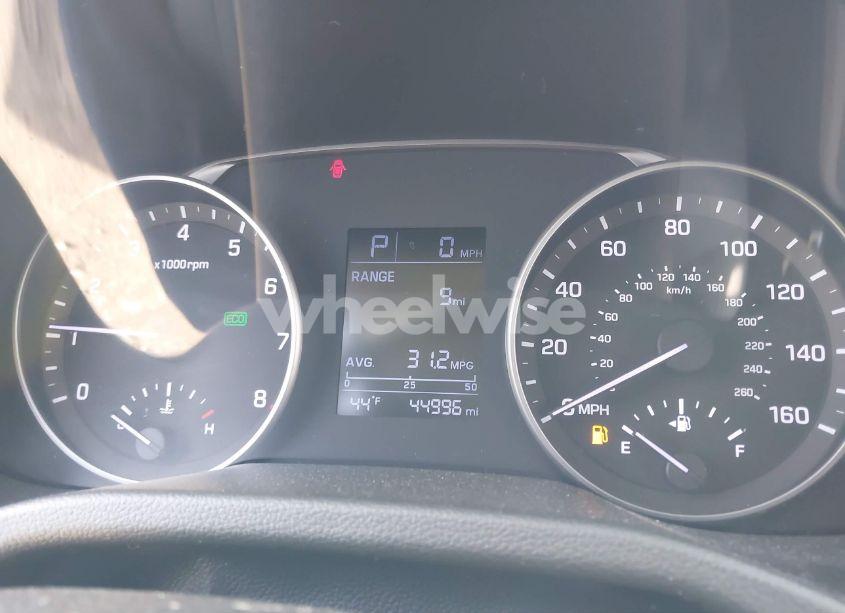 Photo 6 of 2017 Hyundai Elantra SE (VIN 5NPD84LF4HH083142)