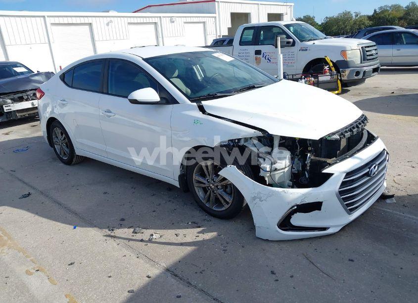 2017 Hyundai Elantra SE (VIN 5NPD84LF4HH086817) main photo