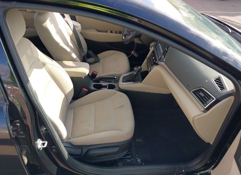 Photo 5 of 2017 Hyundai Elantra VALUE EDITION (VIN 5NPD84LF4HH152573)