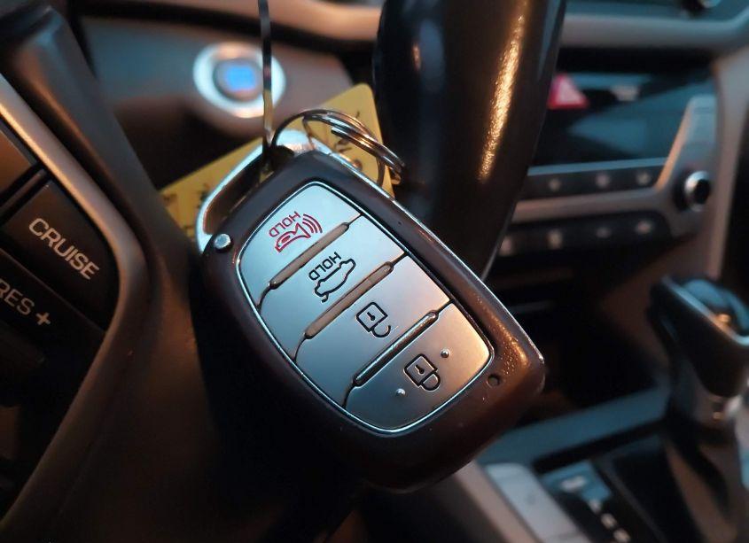 Photo 11 of 2017 Hyundai Elantra LIMITED (VIN 5NPD84LF4HH155635)