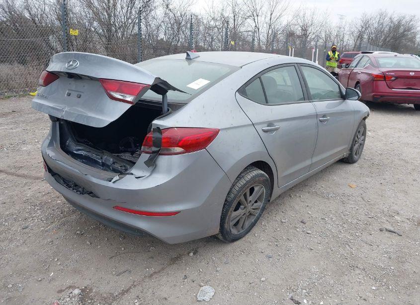 Photo 4 of 2017 Hyundai Elantra SE (VIN 5NPD84LF4HH181930)