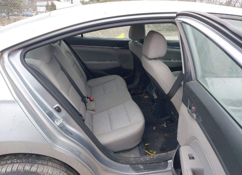 Photo 8 of 2017 Hyundai Elantra SE (VIN 5NPD84LF4HH181930)