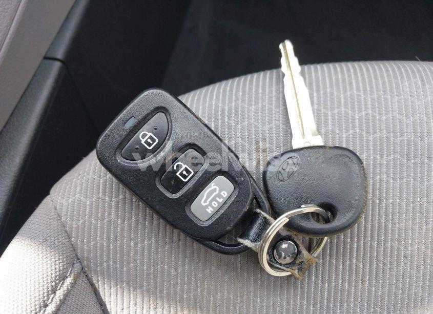 Photo 11 of 2017 Hyundai Elantra SE (VIN 5NPD84LF4HH212786)