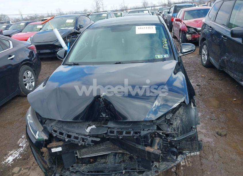 Photo 12 of 2017 Hyundai Elantra SE (VIN 5NPD84LF4HH212786)