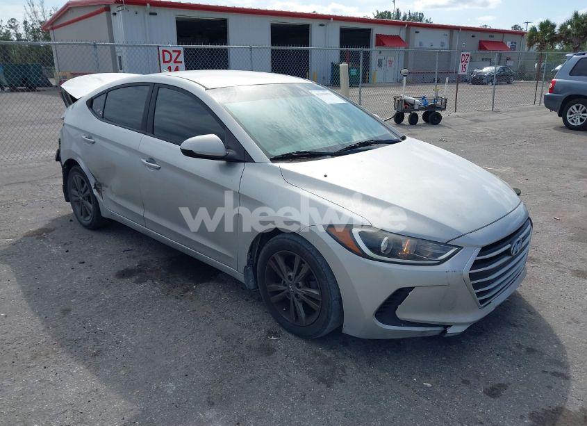 2018 Hyundai Elantra SEL (VIN 5NPD84LF4JH232218) main photo