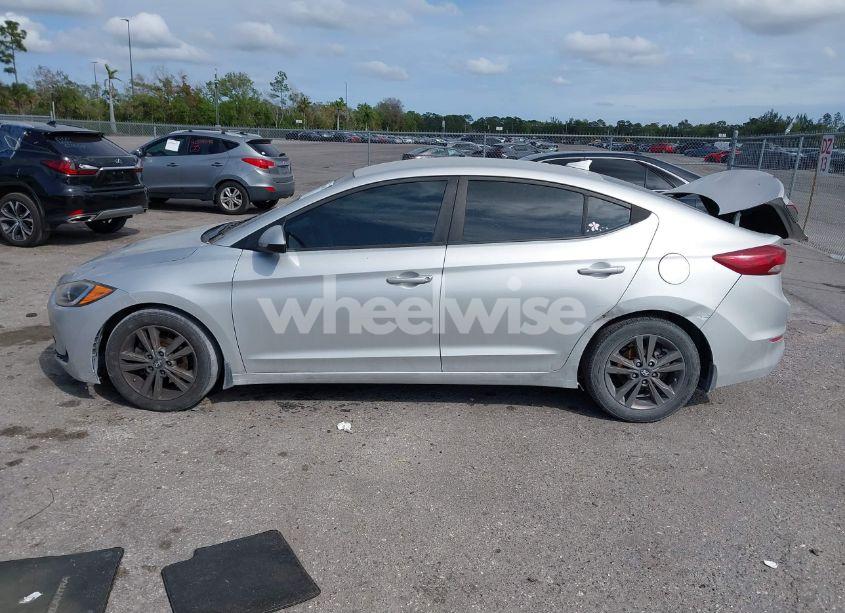 Photo 14 of 2018 Hyundai Elantra SEL (VIN 5NPD84LF4JH232218)