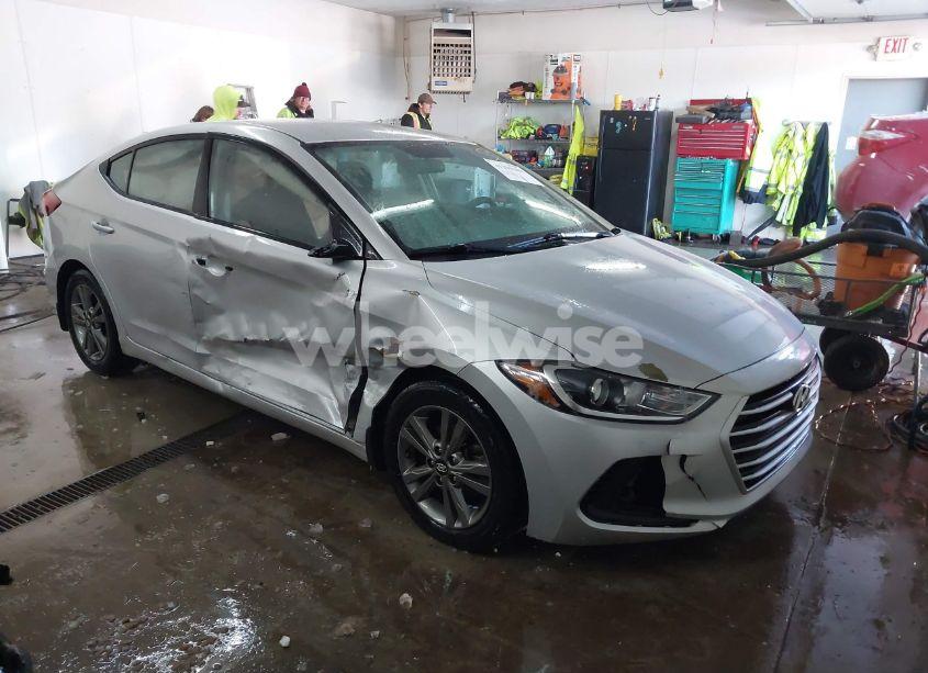 2018 Hyundai Elantra SEL (VIN 5NPD84LF4JH242859) main photo
