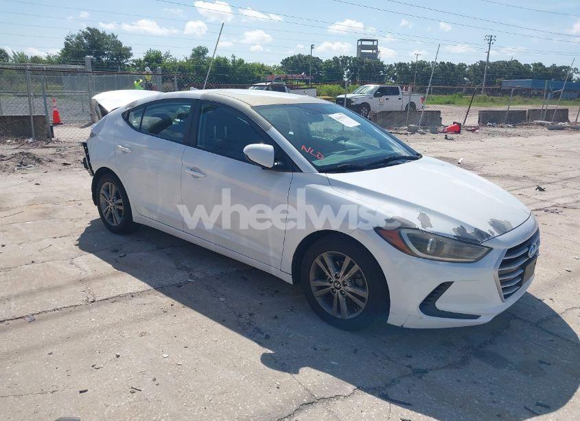 2018 Hyundai Elantra SEL (VIN 5NPD84LF4JH267020) main photo