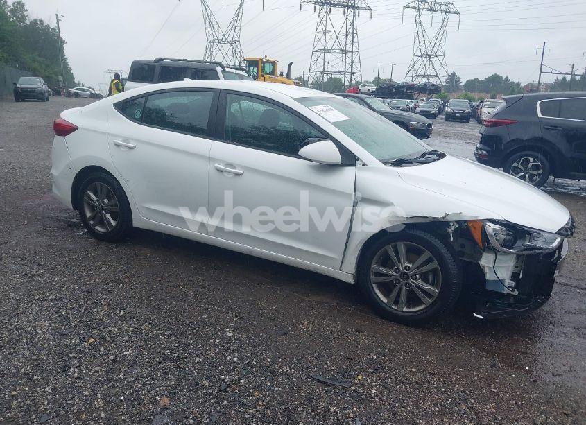 2018 Hyundai Elantra SEL (VIN 5NPD84LF4JH302137) main photo