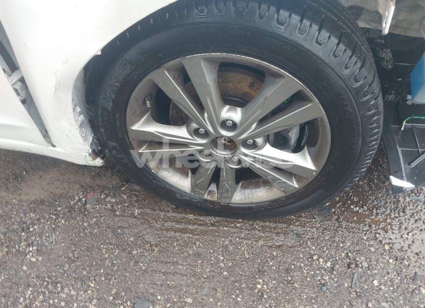 Photo 11 of 2018 Hyundai Elantra SEL (VIN 5NPD84LF4JH302137)