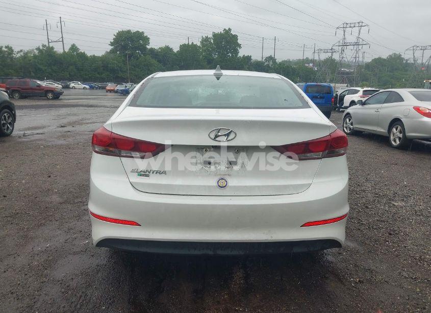 Photo 16 of 2018 Hyundai Elantra SEL (VIN 5NPD84LF4JH302137)