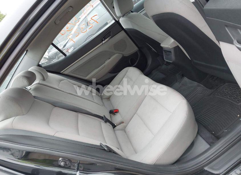 Photo 8 of 2018 Hyundai Elantra SEL (VIN 5NPD84LF4JH309363)