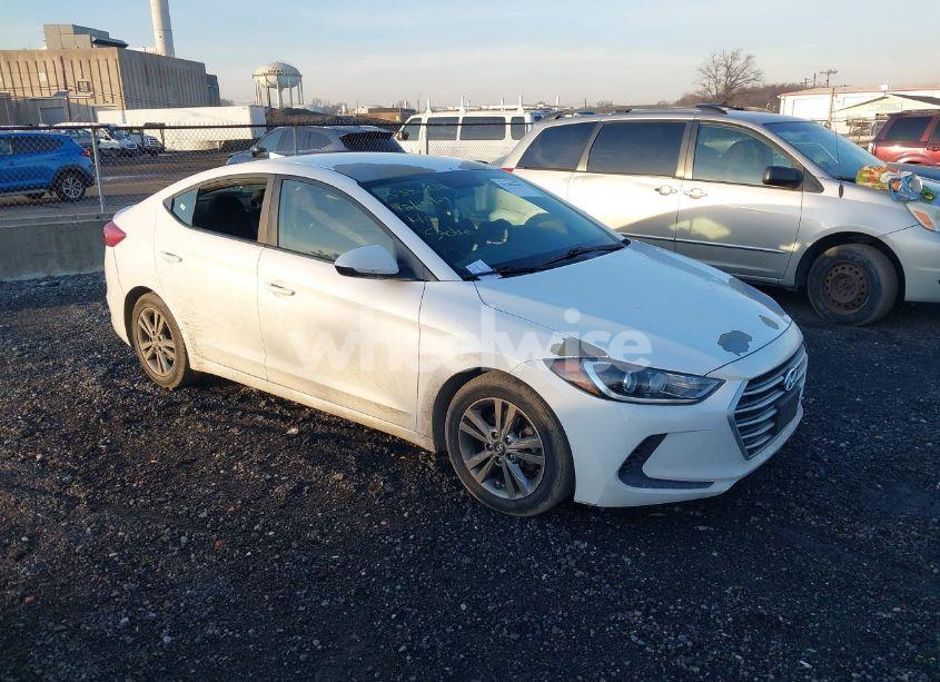 2018 Hyundai Elantra SEL (VIN 5NPD84LF4JH328527) main photo