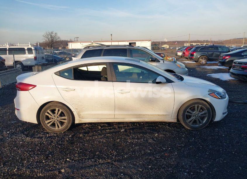 Photo 13 of 2018 Hyundai Elantra SEL (VIN 5NPD84LF4JH328527)