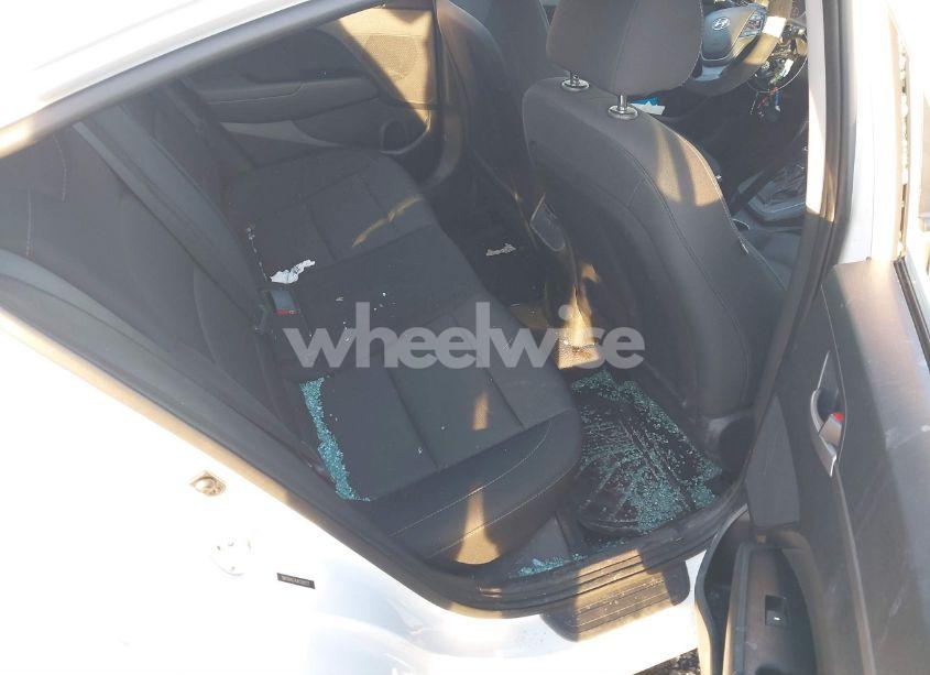 Photo 8 of 2018 Hyundai Elantra SEL (VIN 5NPD84LF4JH328527)