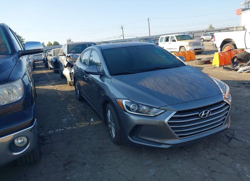 2018 Hyundai Elantra SEL (VIN 5NPD84LF4JH368896) main photo