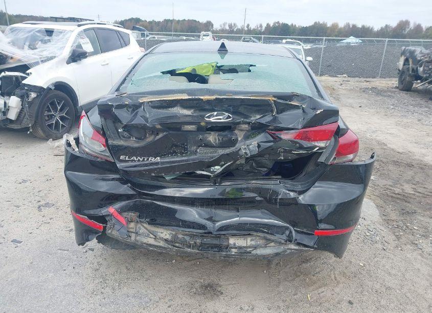 Photo 16 of 2018 Hyundai Elantra SEL (VIN 5NPD84LF4JH400911)