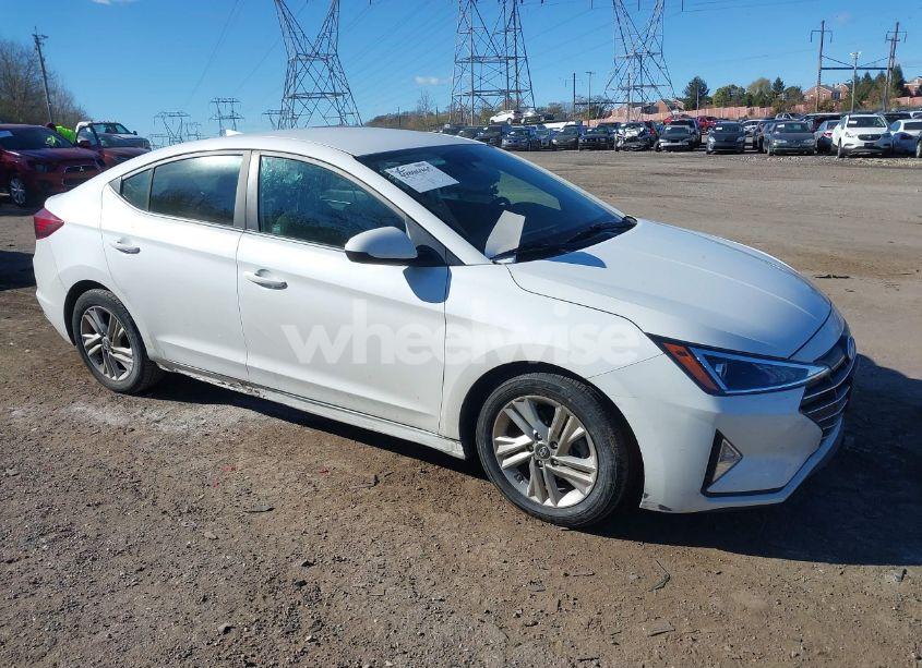 2019 Hyundai Elantra SEL (VIN 5NPD84LF4KH418293) main photo
