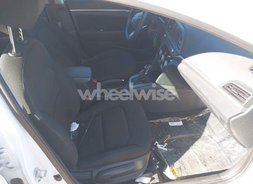 Photo 5 of 2019 Hyundai Elantra SEL (VIN 5NPD84LF4KH418293)