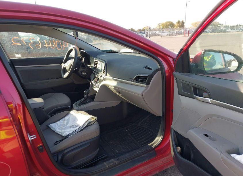 Photo 5 of 2019 Hyundai Elantra SEL (VIN 5NPD84LF4KH423039)