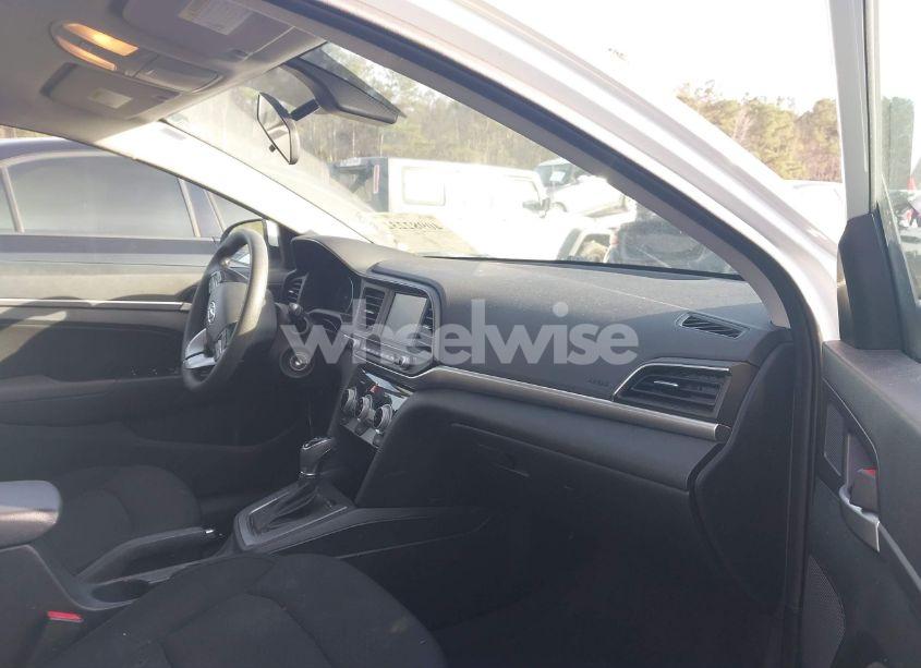 Photo 5 of 2019 Hyundai Elantra SEL (VIN 5NPD84LF4KH455571)