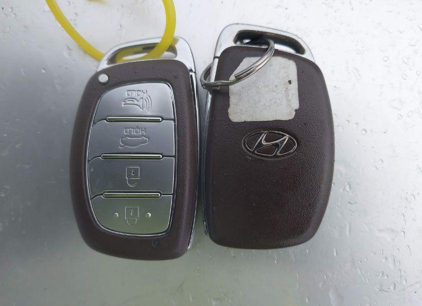 Photo 11 of 2019 Hyundai Elantra LIMITED (VIN 5NPD84LF4KH486397)