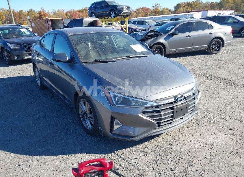 2019 Hyundai Elantra SEL (VIN 5NPD84LF4KH493060) main photo