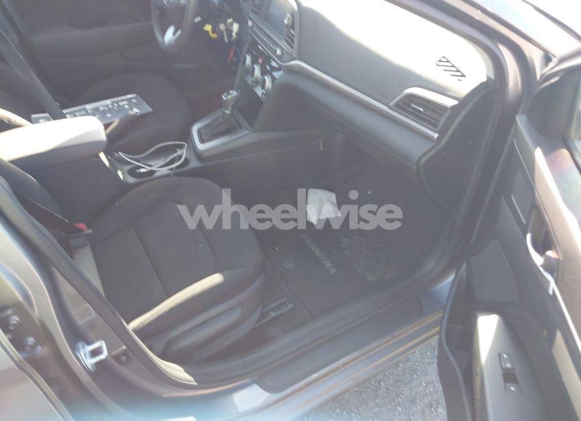 Photo 5 of 2019 Hyundai Elantra SEL (VIN 5NPD84LF4KH493060)