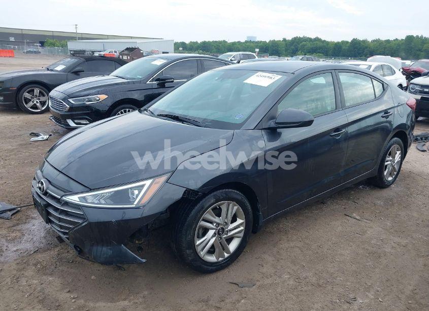 Photo 2 of 2020 Hyundai Elantra SEL (VIN 5NPD84LF4LH564792)