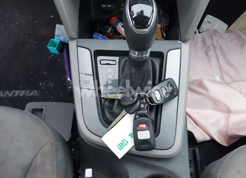 Photo 11 of 2020 Hyundai Elantra SEL (VIN 5NPD84LF4LH571404)
