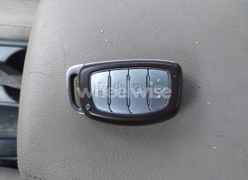 Photo 11 of 2020 Hyundai Elantra LIMITED (VIN 5NPD84LF4LH574741)